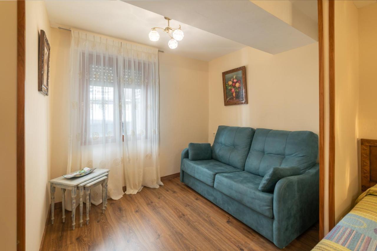 Pria, Apartamento En リバデセリャ エクステリア 写真