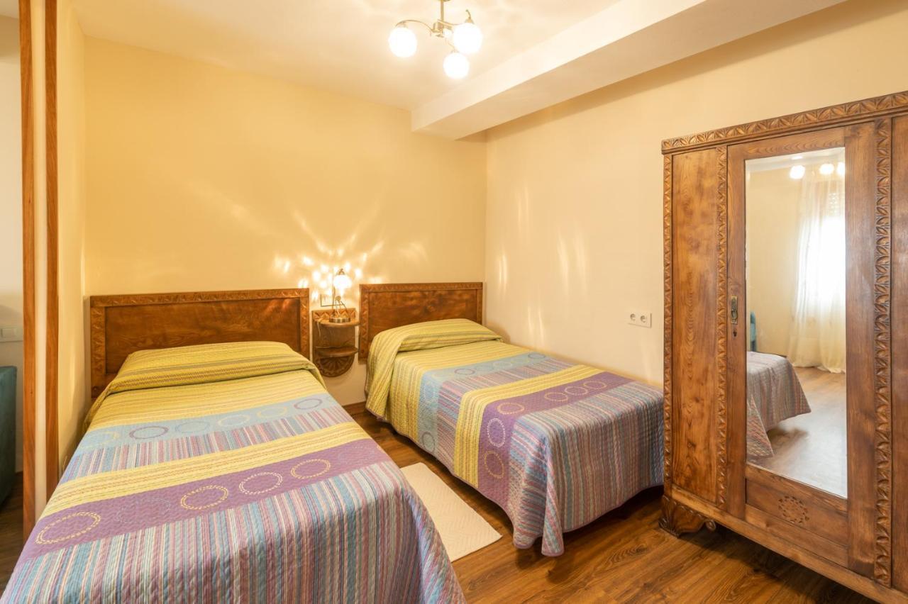 Pria, Apartamento En リバデセリャ エクステリア 写真