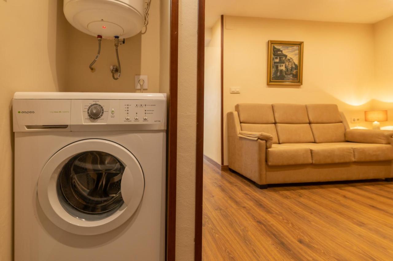 Pria, Apartamento En リバデセリャ エクステリア 写真